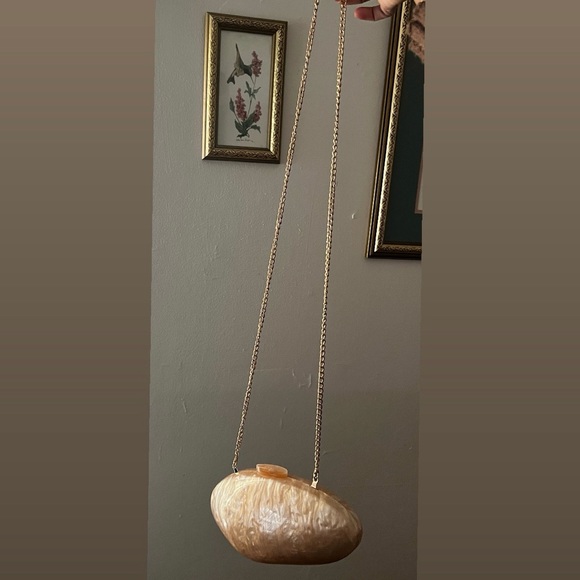 Amazon Women Shell Shape Clutch/Shoulder Crossbody Bag - Picture 4 of 9